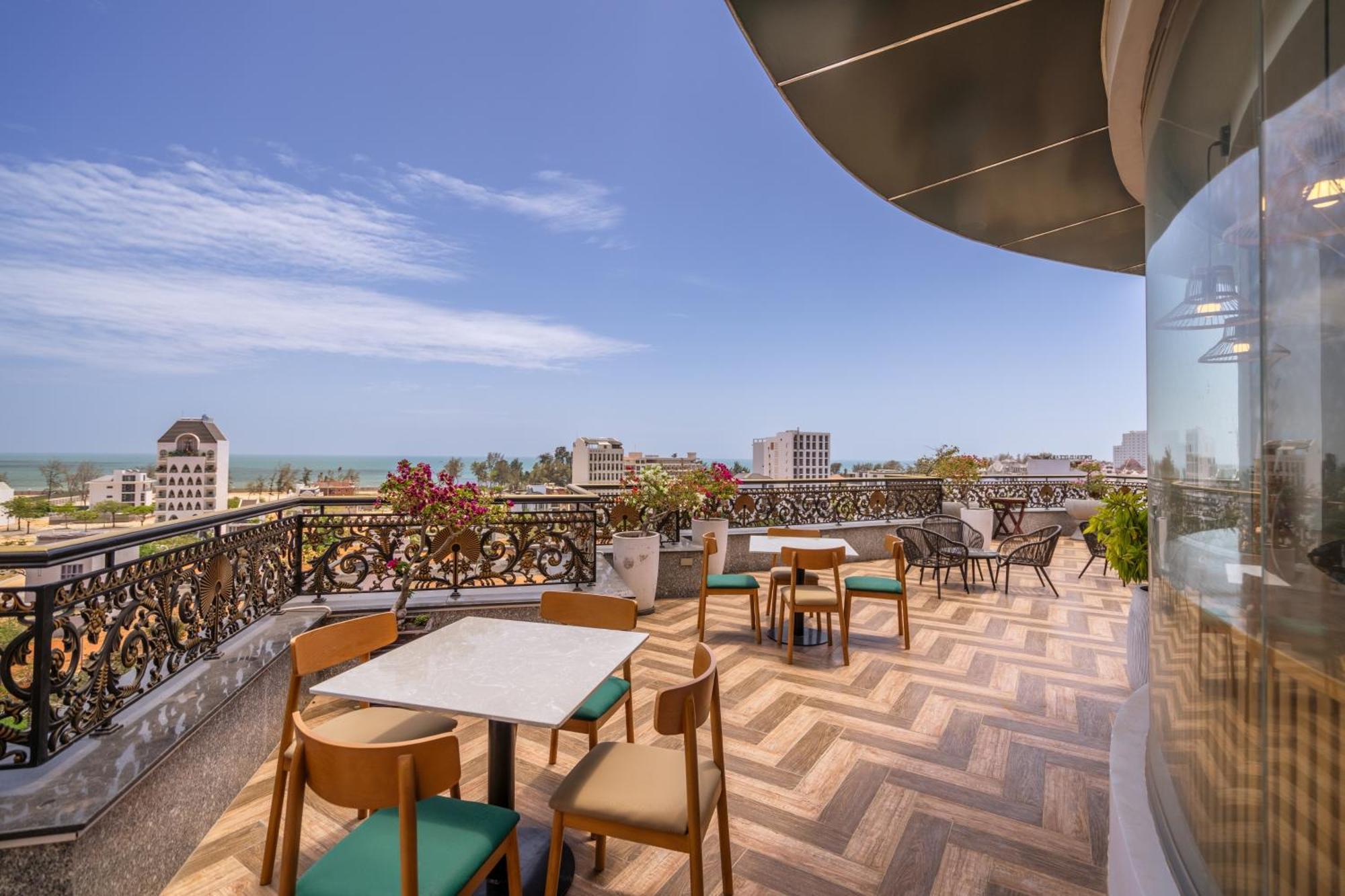 The Palms Hotel By Hmg Phan Thiet Exterior foto